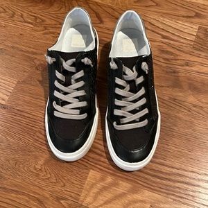 Slip on sneaker in like new condition